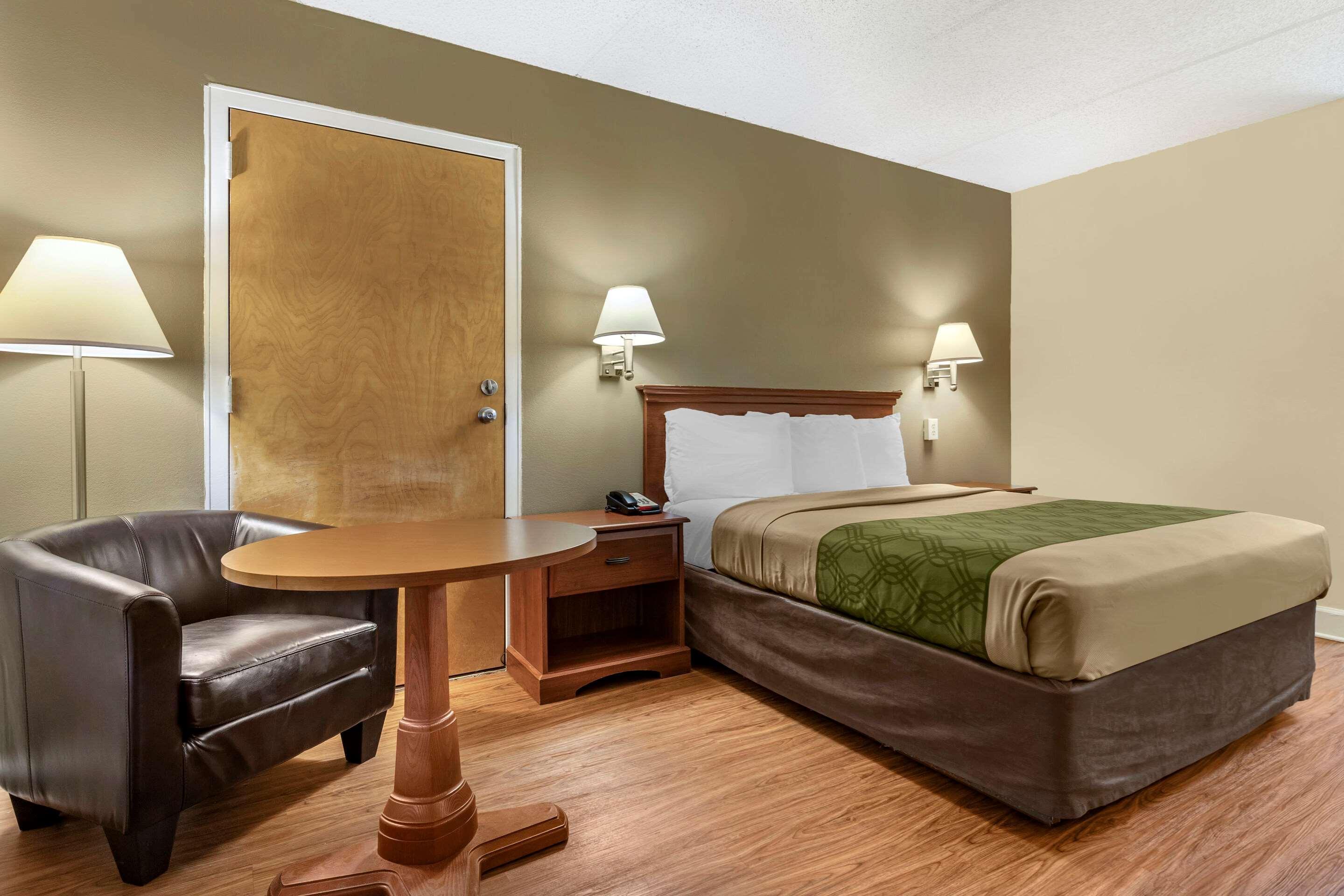 Econo Lodge Inn & Suites Lugoff Екстер'єр фото