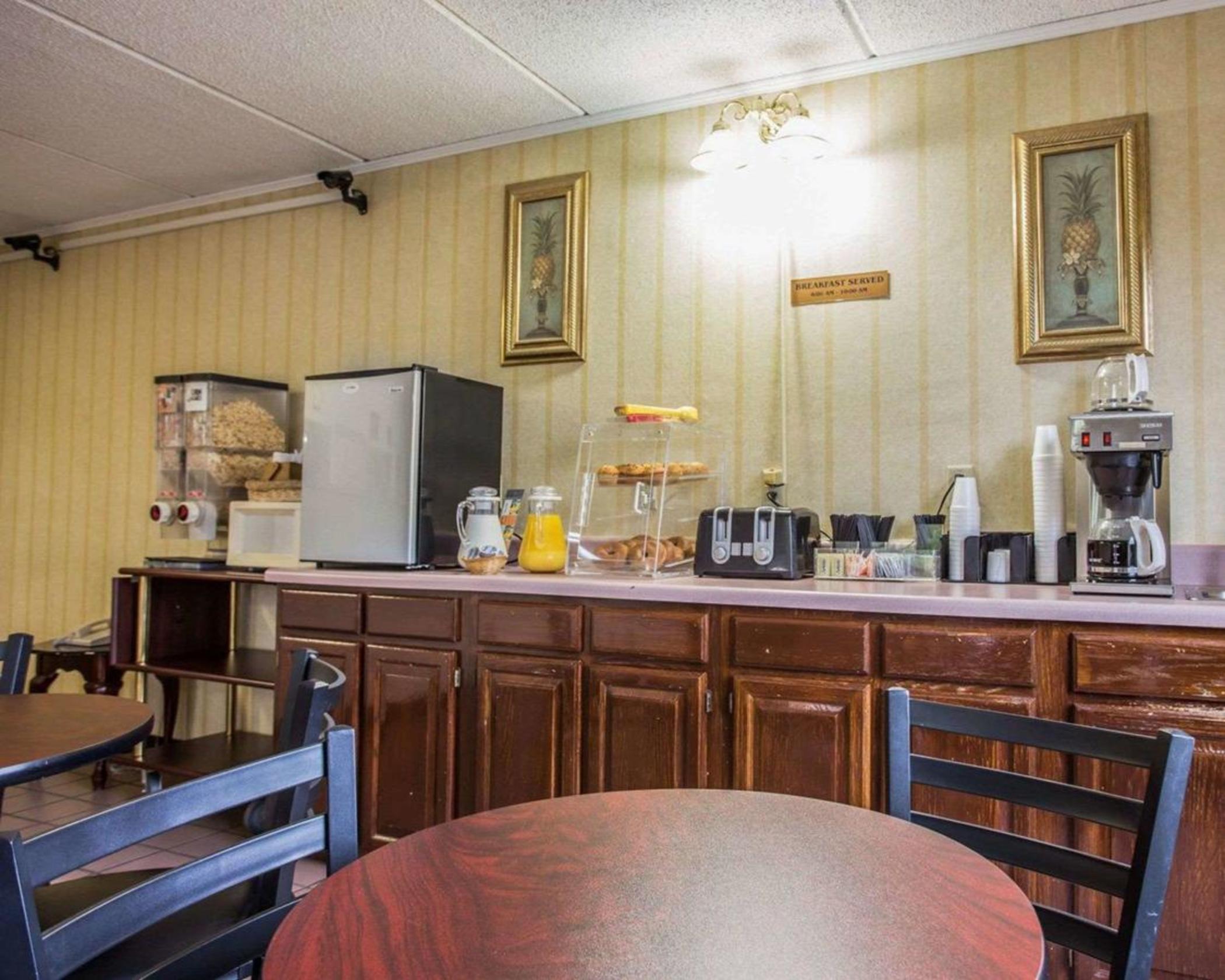Econo Lodge Inn & Suites Lugoff Екстер'єр фото