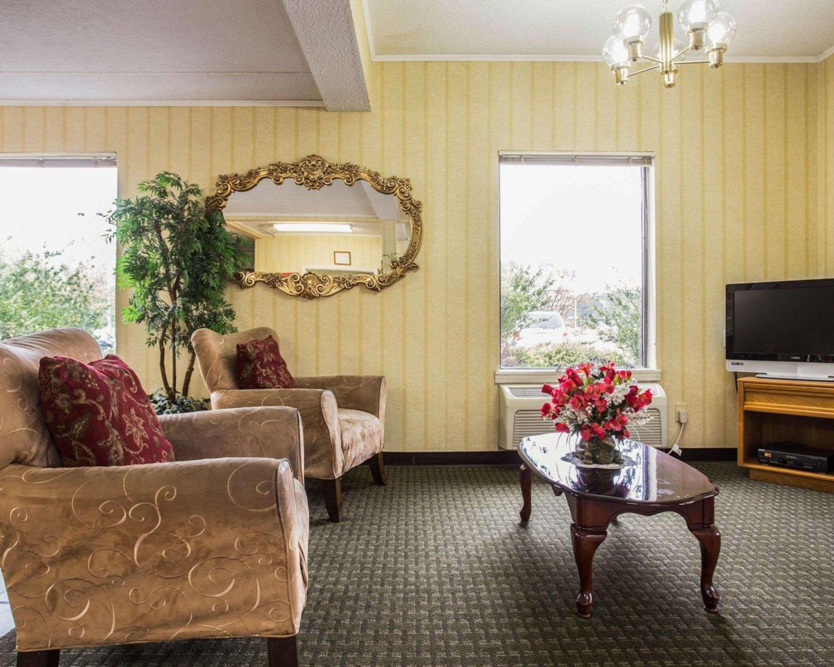 Econo Lodge Inn & Suites Lugoff Екстер'єр фото