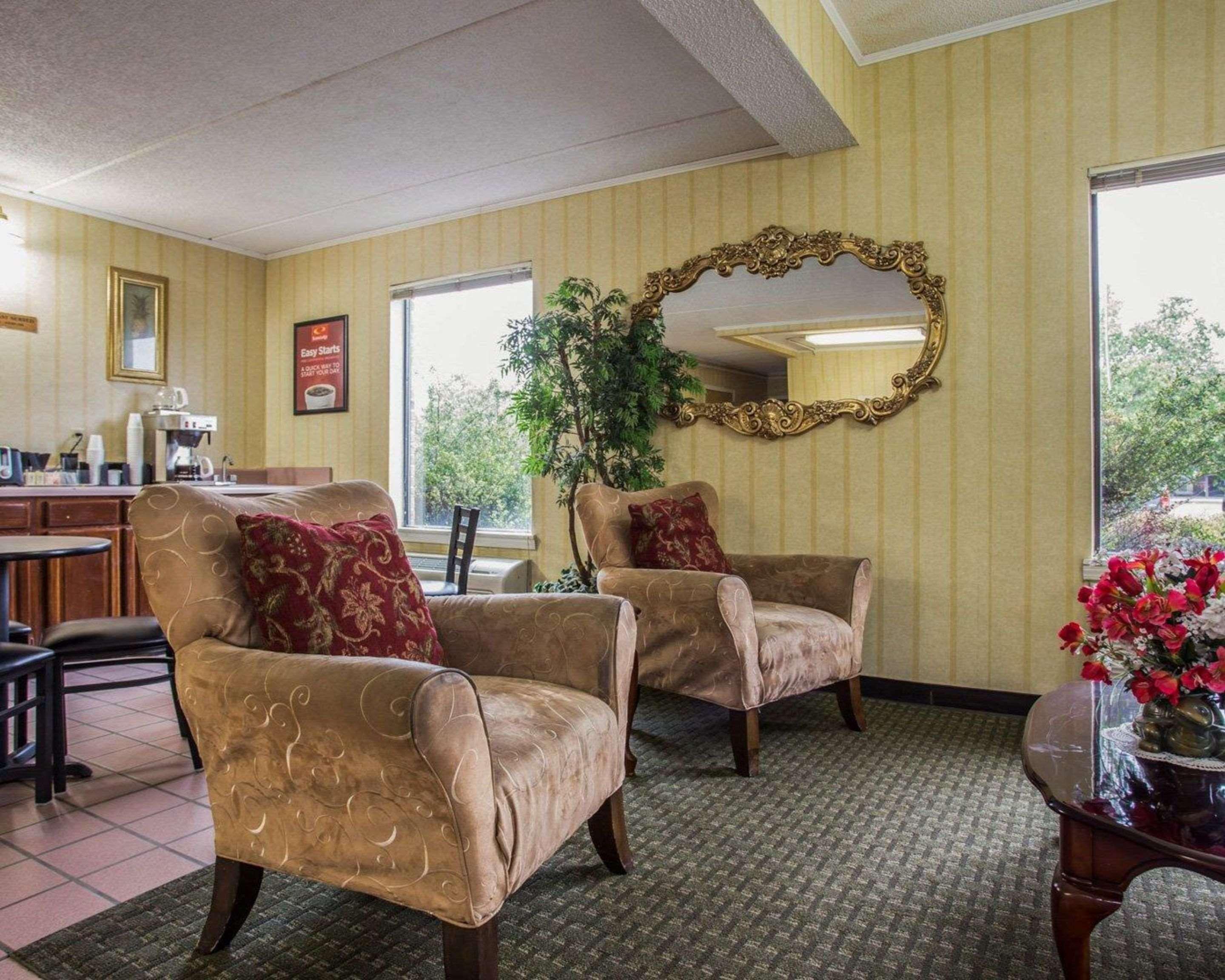 Econo Lodge Inn & Suites Lugoff Екстер'єр фото