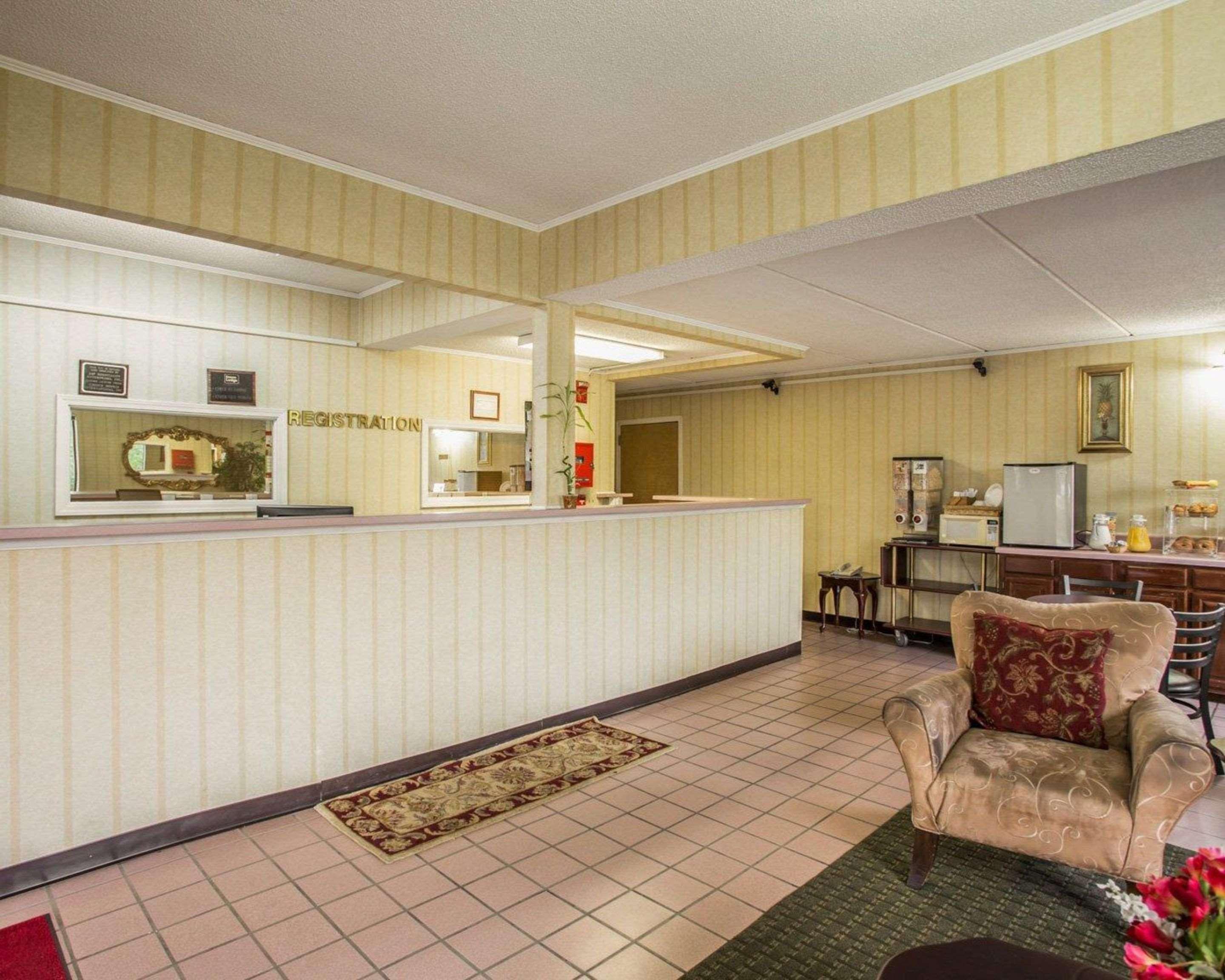 Econo Lodge Inn & Suites Lugoff Екстер'єр фото