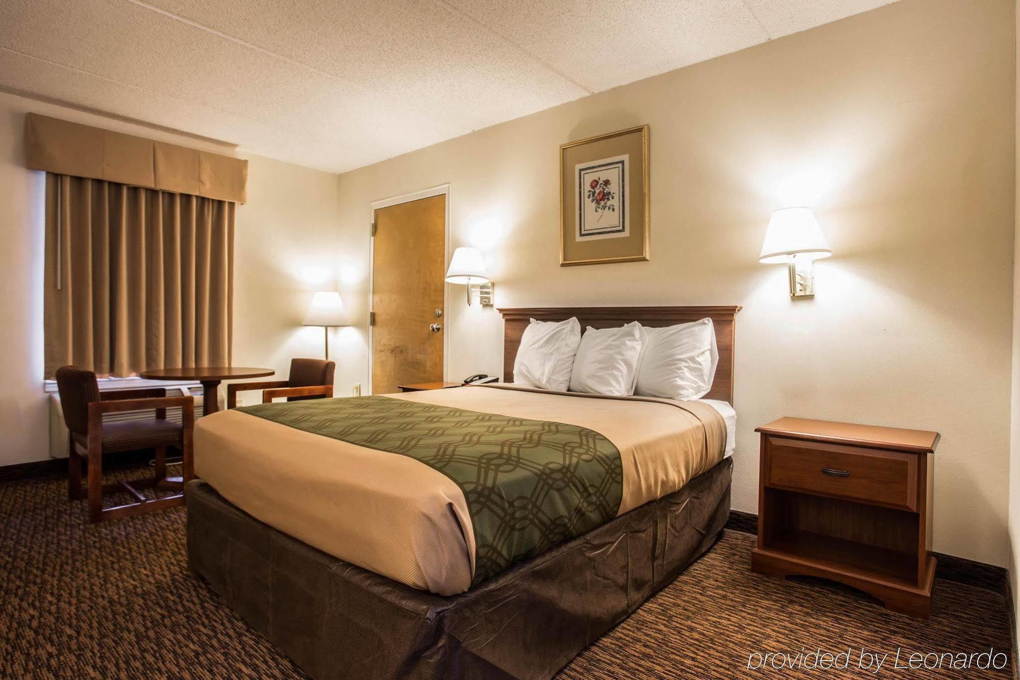 Econo Lodge Inn & Suites Lugoff Екстер'єр фото